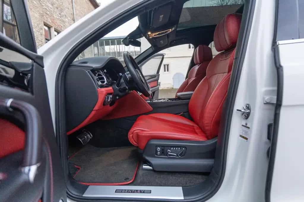 Bentley Bentayga V8 HUD 360° MASSAGE ACC TOTW 11/2018-photo-4
