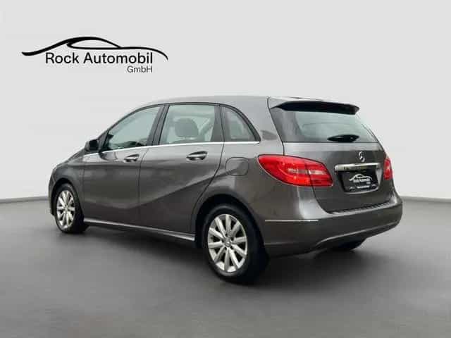 Mercedes-Benz B-Class 180 7G-DCT Automatik *Garantie* 05/2014-photo-3