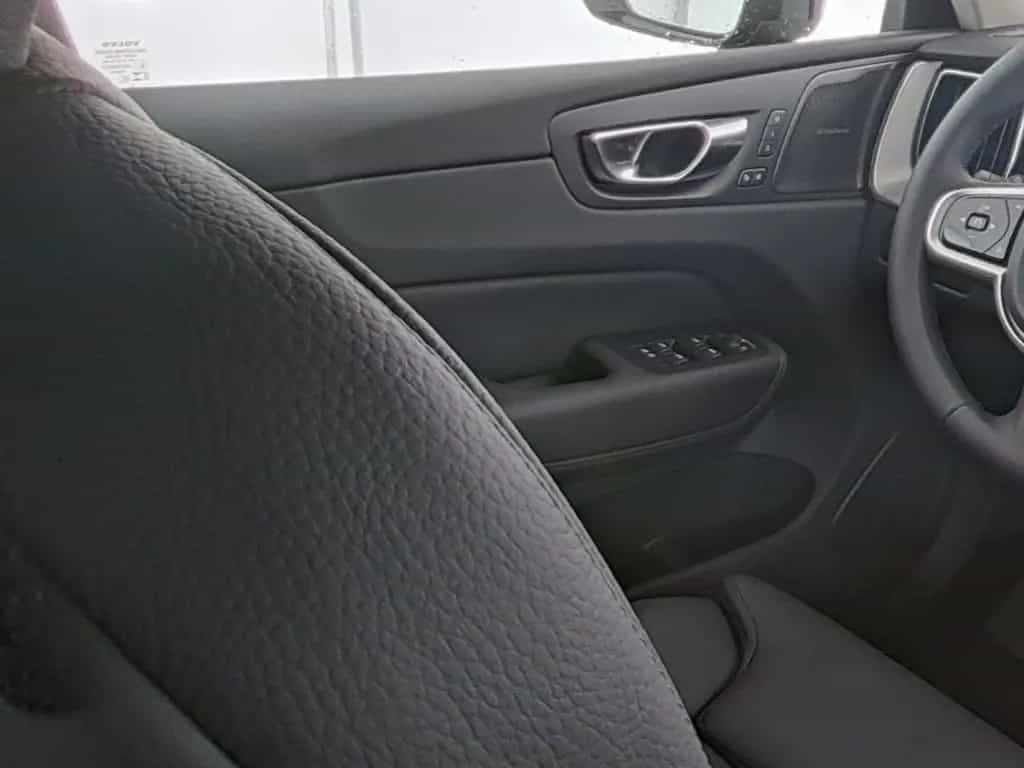 Volvo XC60 Plus Dark AWD AD Digitales Cockpit Memory S 05/2025-photo-11