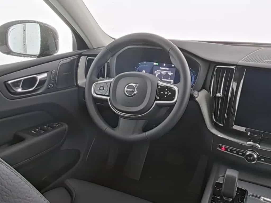 Volvo XC60 Plus Dark AWD AD Digitales Cockpit Memory S 05/2025-photo-13