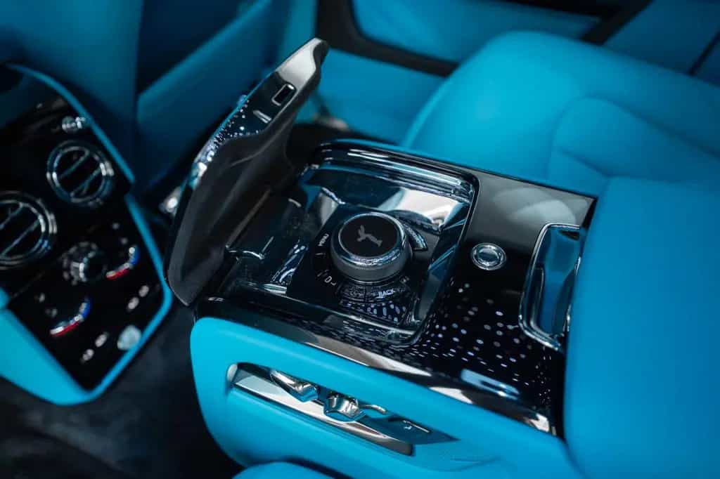 Rolls-Royce Cullinan Series II 2026 GREY/TIFFANY 4 SEATS 01/2026-photo-25