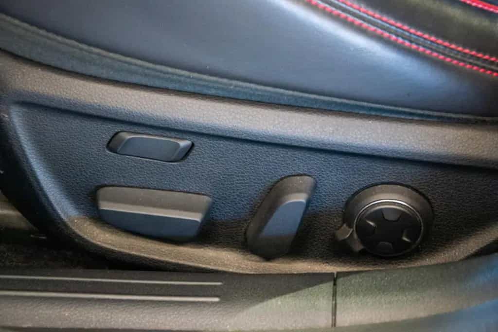 Genesis G70 Sedan/180kW/Vent. seats/HUD 09/2022-photo-18