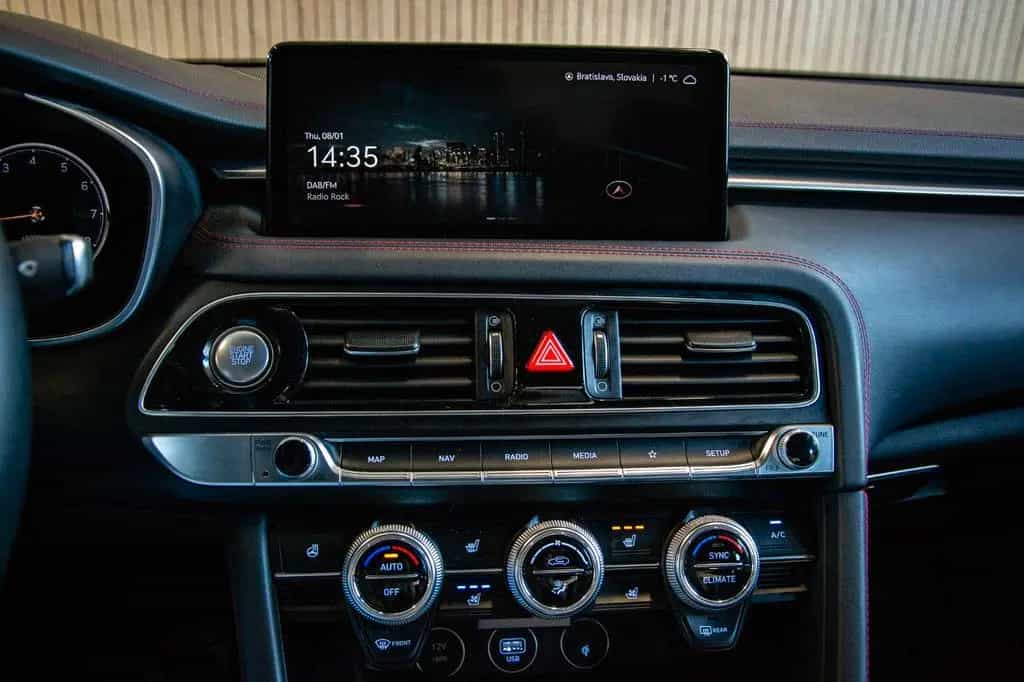 Genesis G70 Sedan/180kW/Vent. seats/HUD 09/2022-photo-24