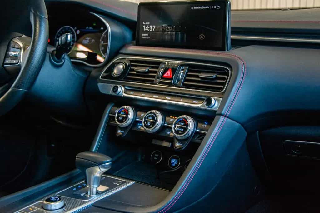 Genesis G70 Sedan/180kW/Vent. seats/HUD 09/2022-photo-27