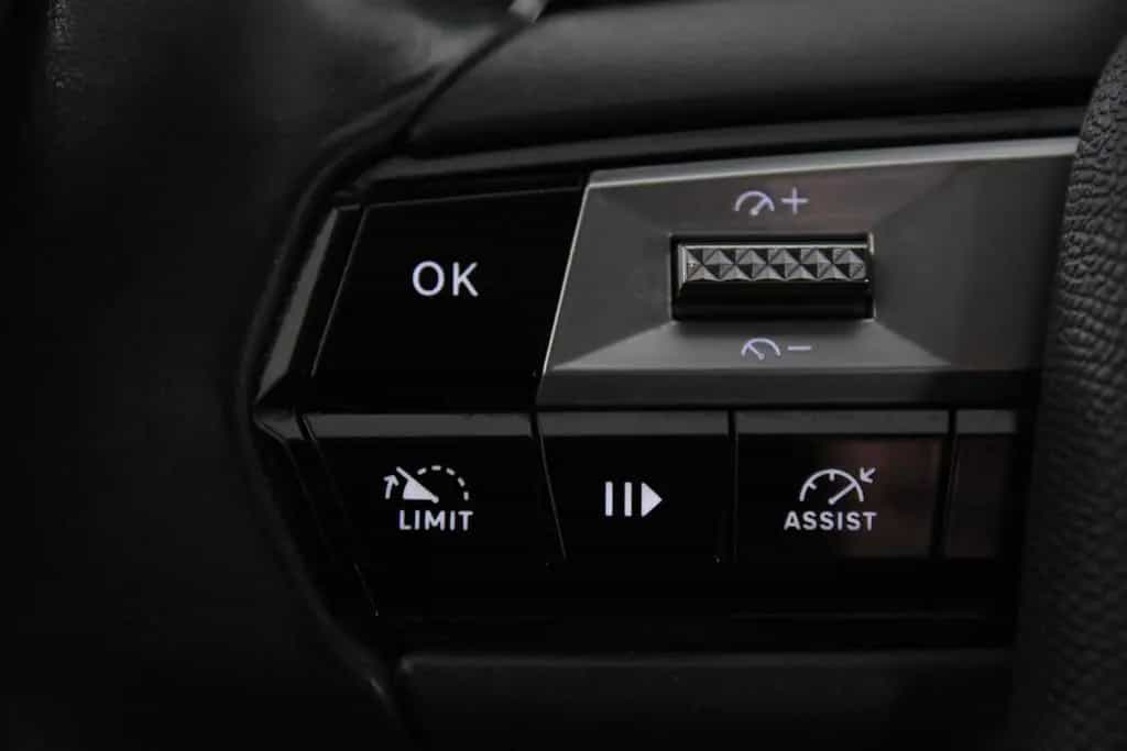 DS Automobiles DS4 Bastille+ *1.Hand*Navi*Park ass.*Carplay*DAB 09/2022-photo-12