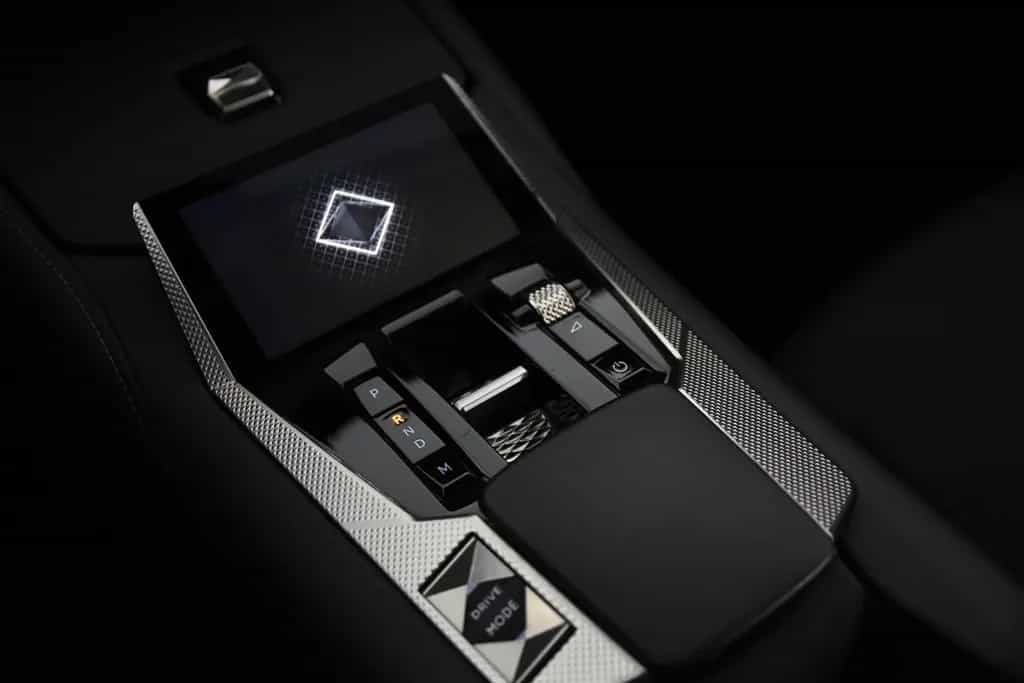DS Automobiles DS4 Bastille+ *1.Hand*Navi*Park ass.*Carplay*DAB 09/2022-photo-13