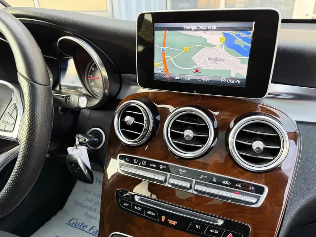 Mercedes-Benz GLC 250 4Matic LED/Pano/Standheiz./AHK/Kamera 07/2018-photo-27