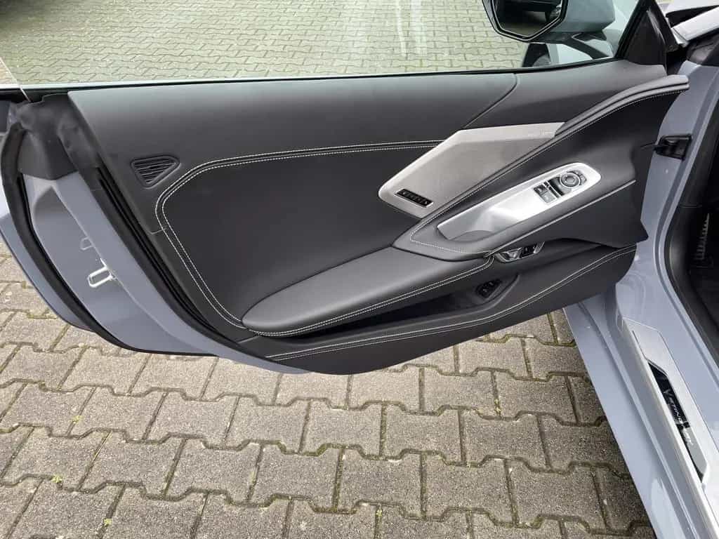 Corvette C8 Coupe 3LT 6.2 V8 08/2025-photo-6