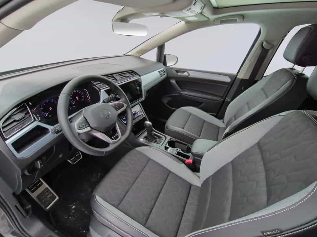 Volkswagen Touran R Line 1.5 TSI DSG 7Sitzer+AHK+PANO+MATRI 06/2025-photo-11