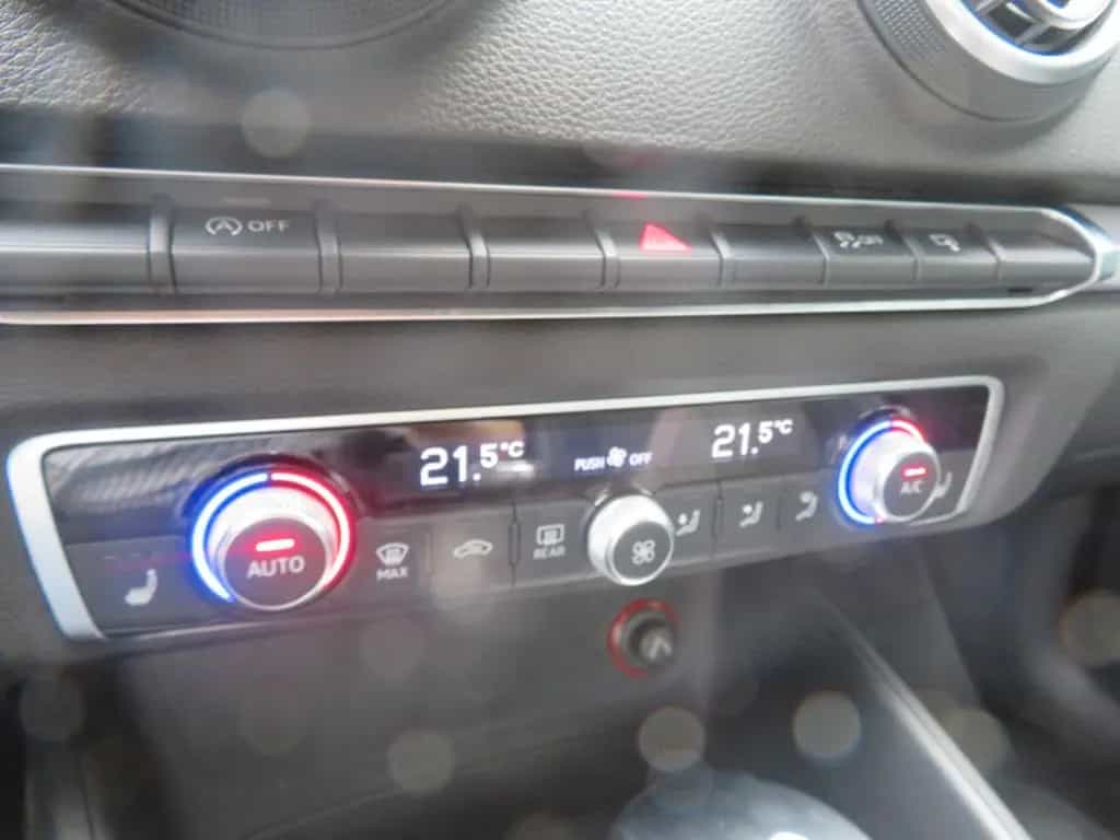 Audi A3 Sportback Ambiente 1.4 TFSI 6-Gang 04/2016-photo-10