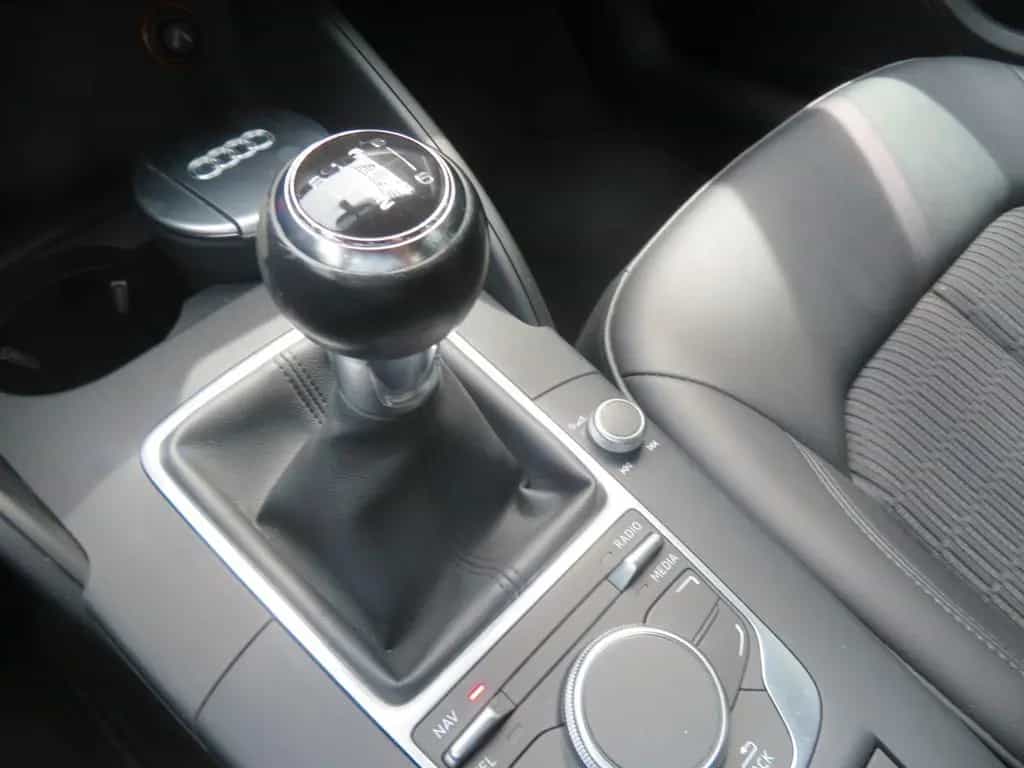 Audi A3 Sportback Ambiente 1.4 TFSI 6-Gang 04/2016-photo-11