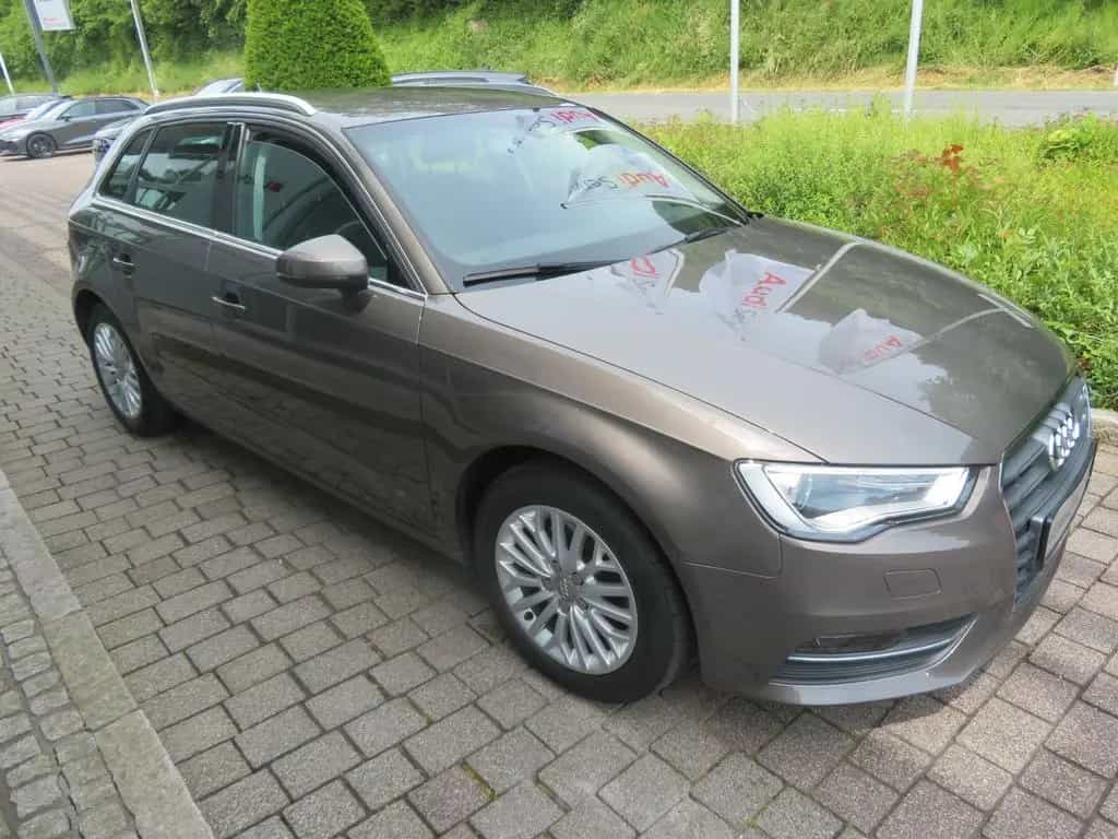 Audi A3 Sportback Ambiente 1.4 TFSI 6-Gang 04/2016-photo-4