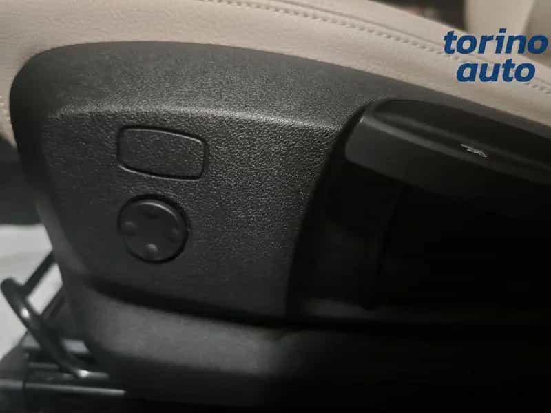BMW X1 X1 xDrive18d xLine Plus 07/2021-photo-9