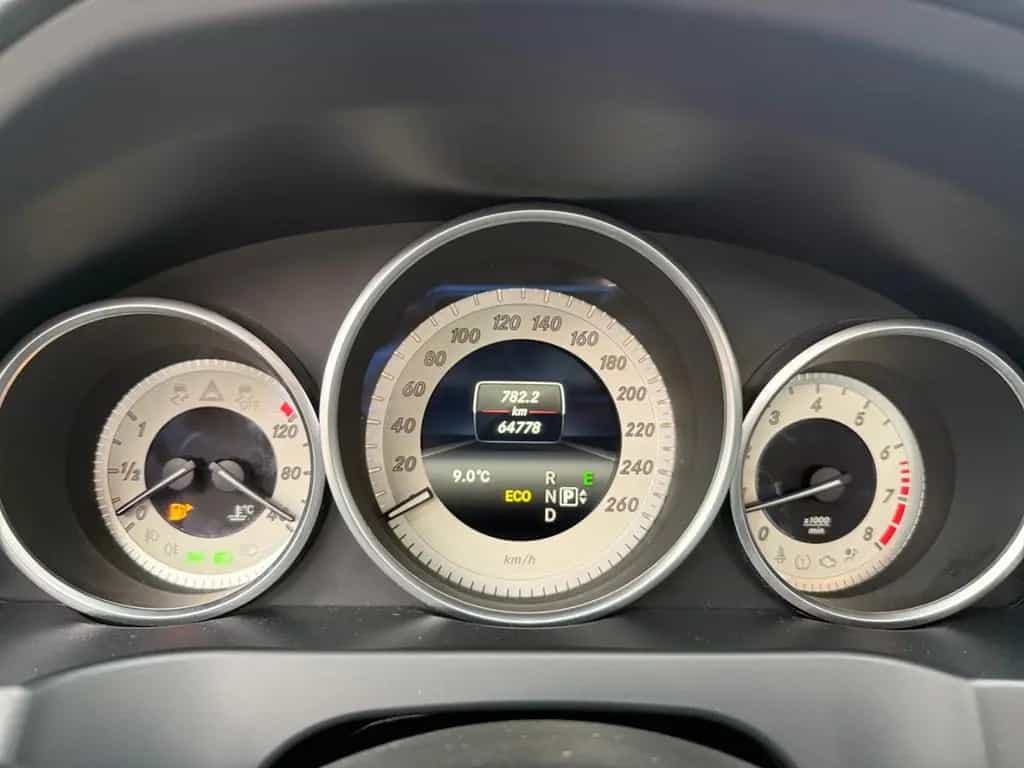 Mercedes-Benz E-Class 200 Coupe Navi Klimaautom LED El. Panodach PDC 04/2015-photo-16