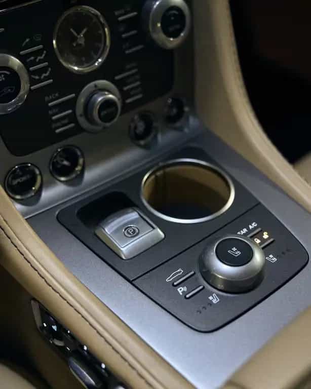 Aston Martin Rapide S V12 02/2015-photo-10