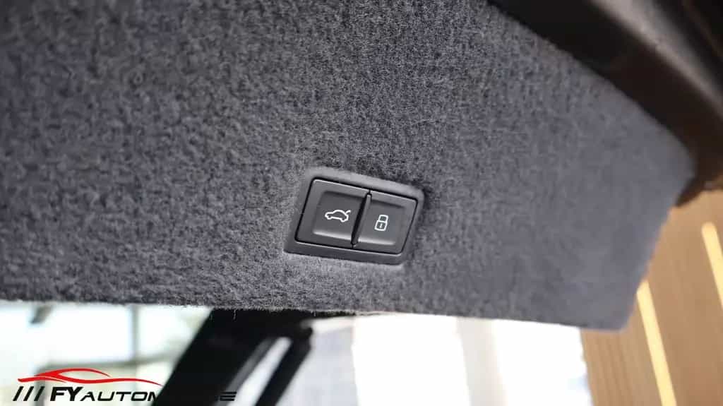 Lamborghini Urus Head Up* AHK* Exclusiv* Service Neu! 06/2021-photo-12