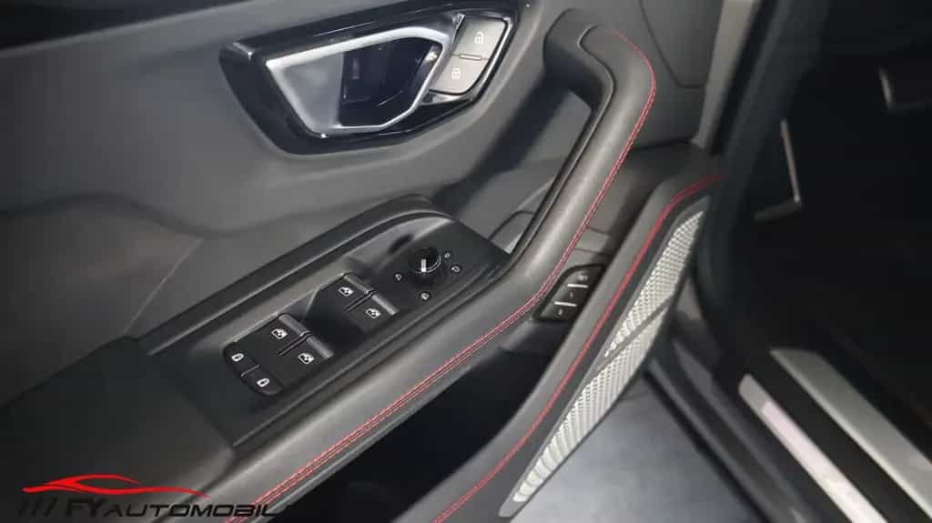 Lamborghini Urus Head Up* AHK* Exclusiv* Service Neu! 06/2021-photo-19