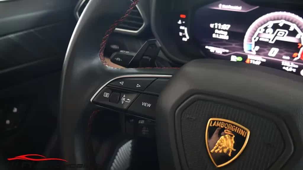 Lamborghini Urus Head Up* AHK* Exclusiv* Service Neu! 06/2021-photo-27