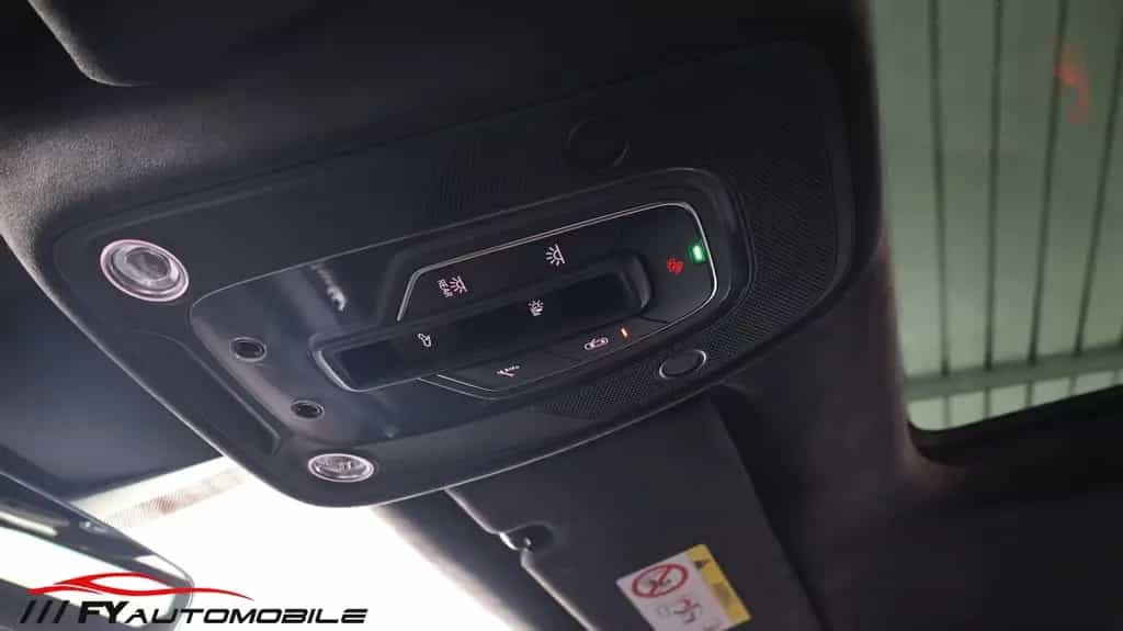 Lamborghini Urus Head Up* AHK* Exclusiv* Service Neu! 06/2021-photo-37