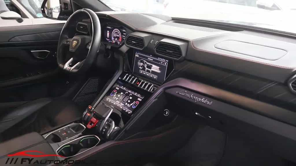 Lamborghini Urus Head Up* AHK* Exclusiv* Service Neu! 06/2021-photo-39