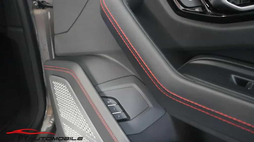 Lamborghini Urus Head Up* AHK* Exclusiv* Service Neu! 06/2021-photo-42