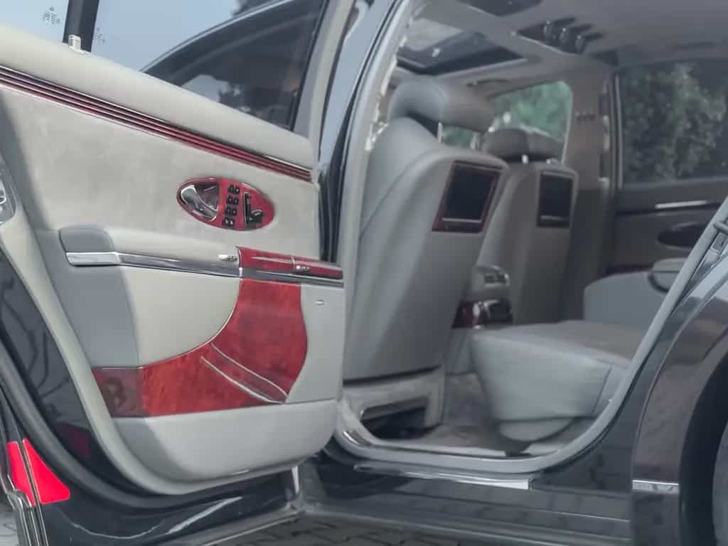 Maybach 57 *UNGLAUBLICH*BICOLOR*SELTEN*CHAFFEUR*MAX-LUXUS 08/2004-photo-13