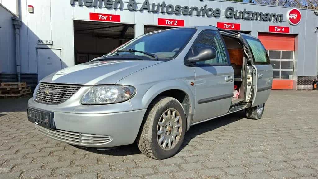 Chrysler Grand Voyager Limited 2.5 CRD Leichenwagen 09/2002-photo-2