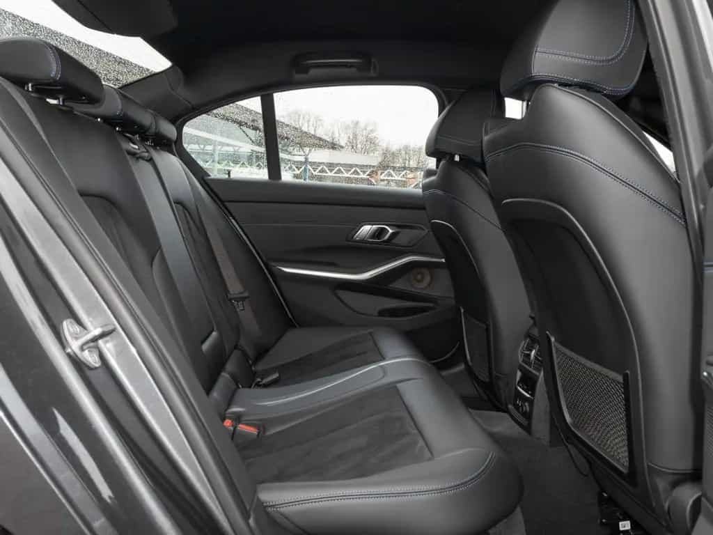 BMW 3 Series 320d xDrive M-Paket/SHZ/AHK 06/2019-photo-3