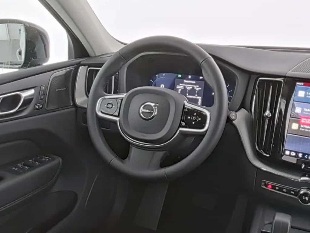Volvo XC60 Plus Dark AWD AD Digitales Cockpit Memory S 05/2025-photo-13