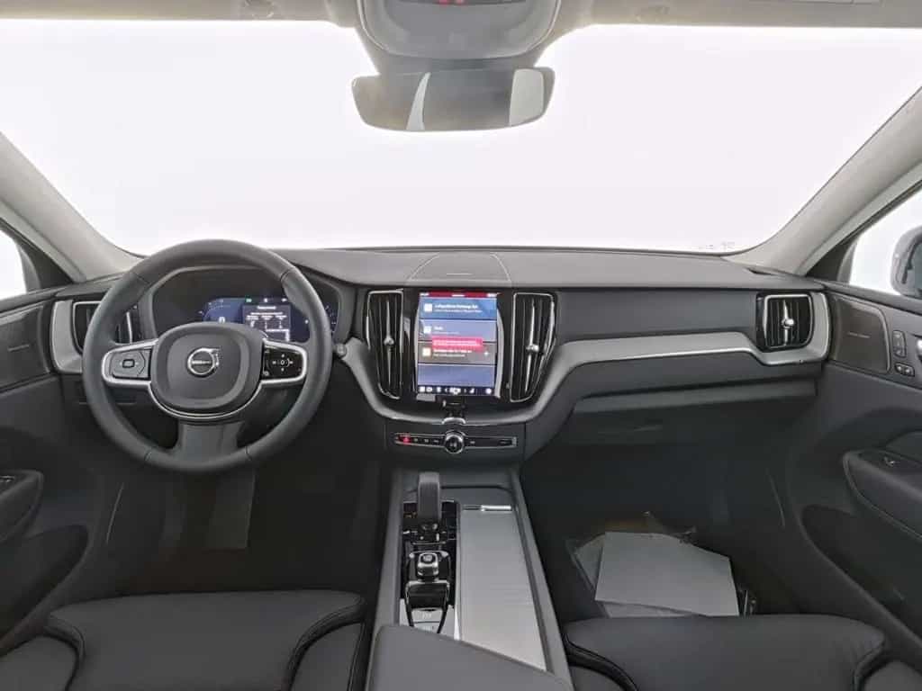 Volvo XC60 Plus Dark AWD AD Digitales Cockpit Memory S 05/2025-photo-4