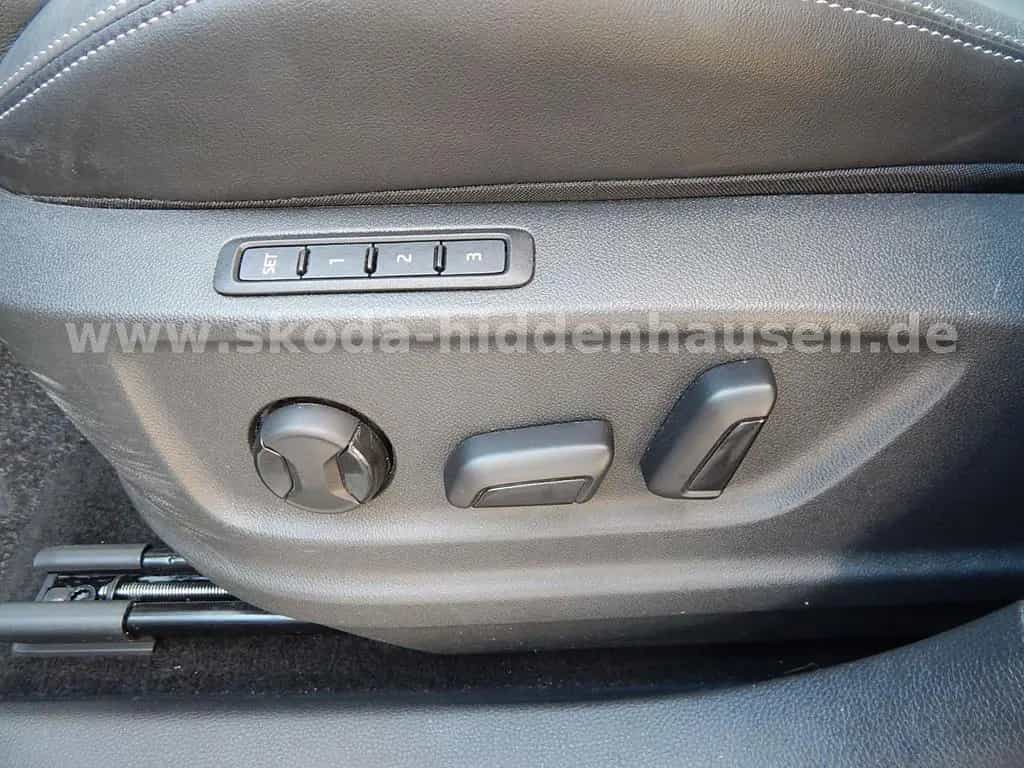 Skoda Karoq 2.0 TSI DSG 4x4 Sportline 09/2023-photo-3