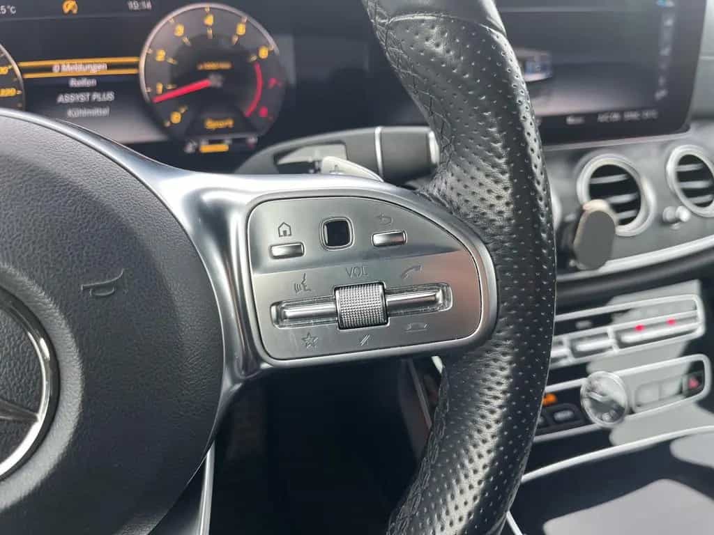 Mercedes-Benz E 200 Limousine / AMG-Line / Business / LED 07/2018-photo-16