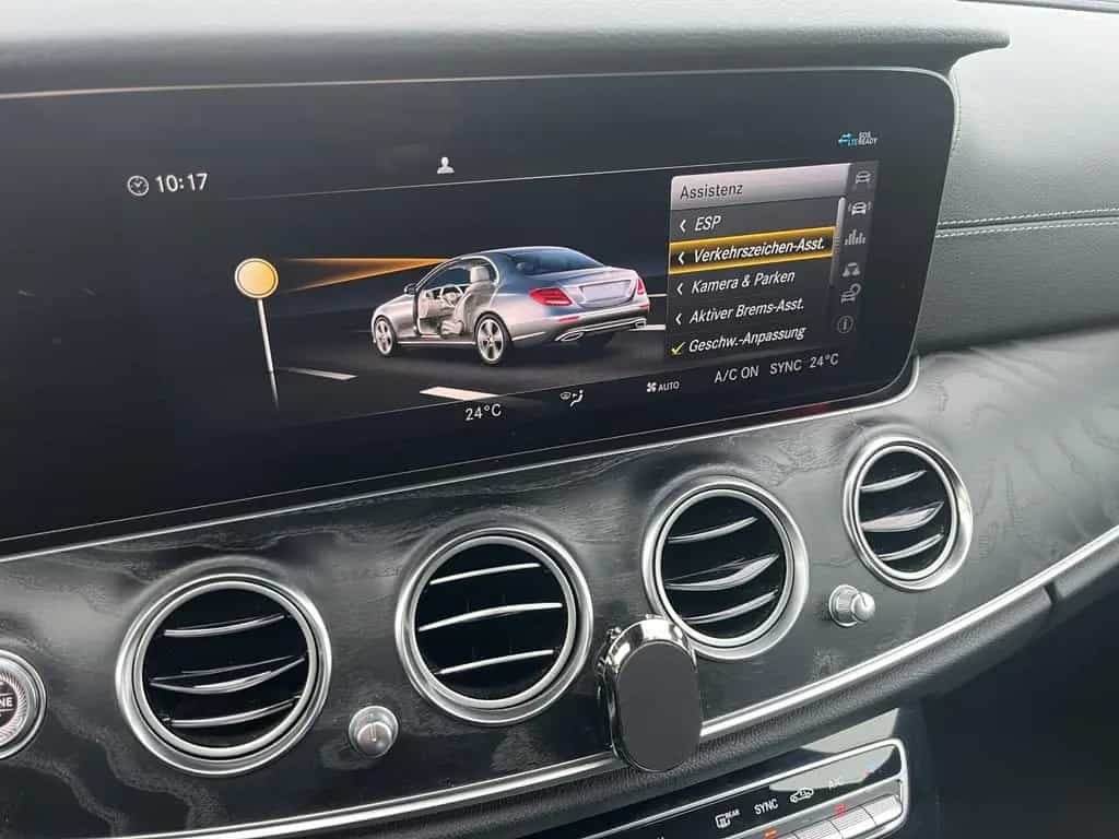 Mercedes-Benz E 200 Limousine / AMG-Line / Business / LED 07/2018-photo-17