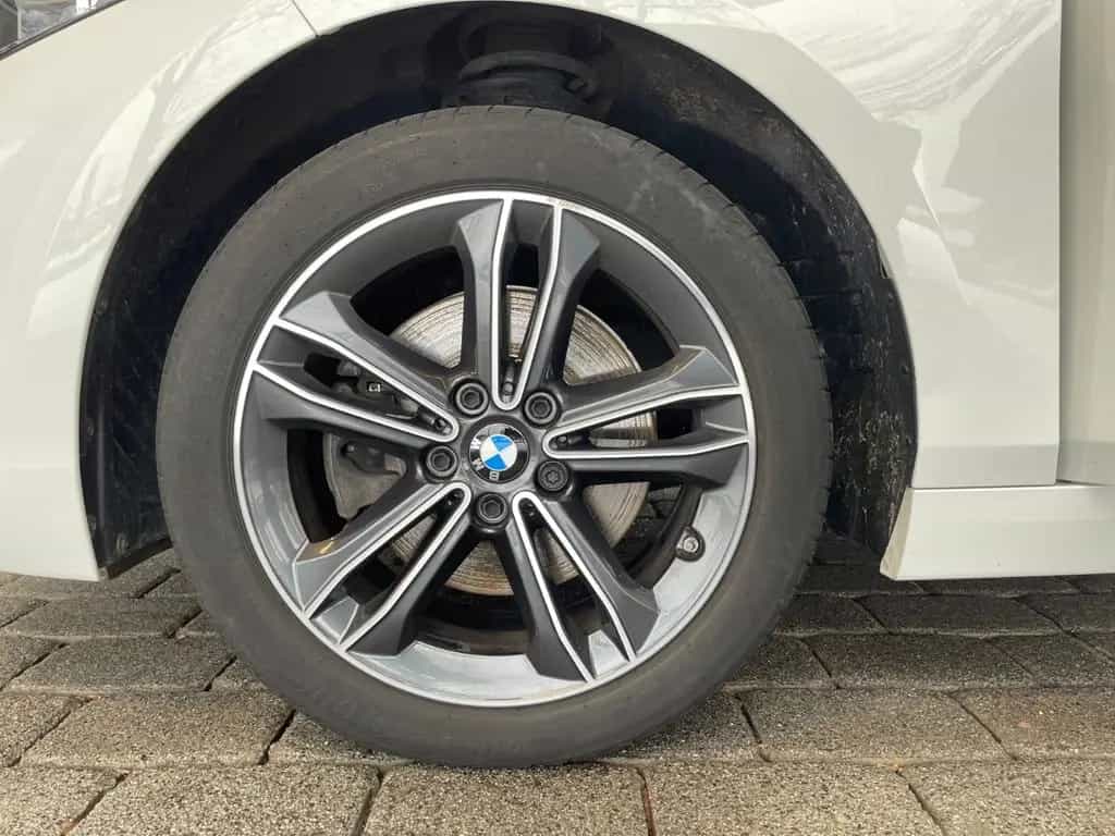 BMW 1 Series 118 d Sport Line AHK Shz LED Navi Prof.  WLAN 05/2023-photo-12