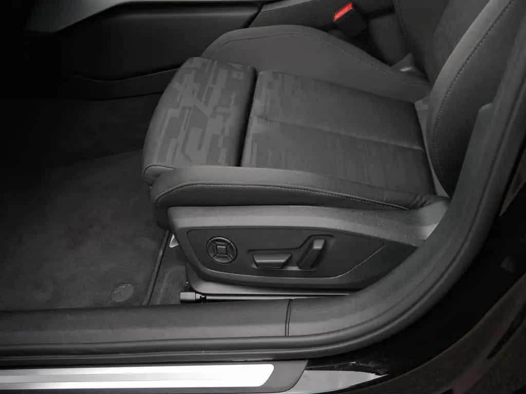 Audi A6 Avant 40 TDI qu. AHK*Matrix*Pano*Virtual*360° 07/2025-photo-22