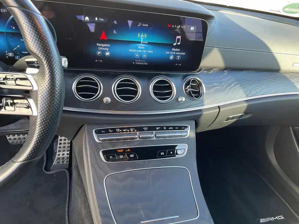 Mercedes-Benz E 200 4Matic AMG LINE AHK SPORTPAKET DAB LORDOSE 01/2021-photo-16