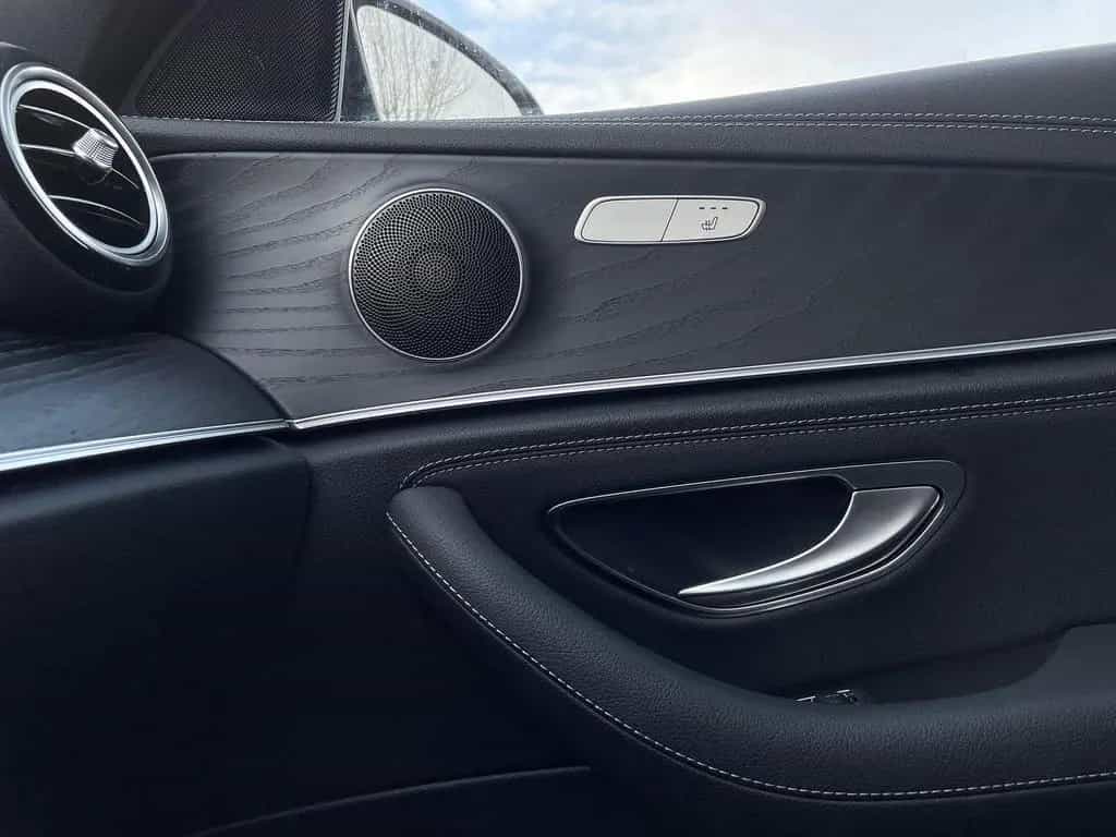 Mercedes-Benz E 200 4Matic AMG LINE AHK SPORTPAKET DAB LORDOSE 01/2021-photo-29