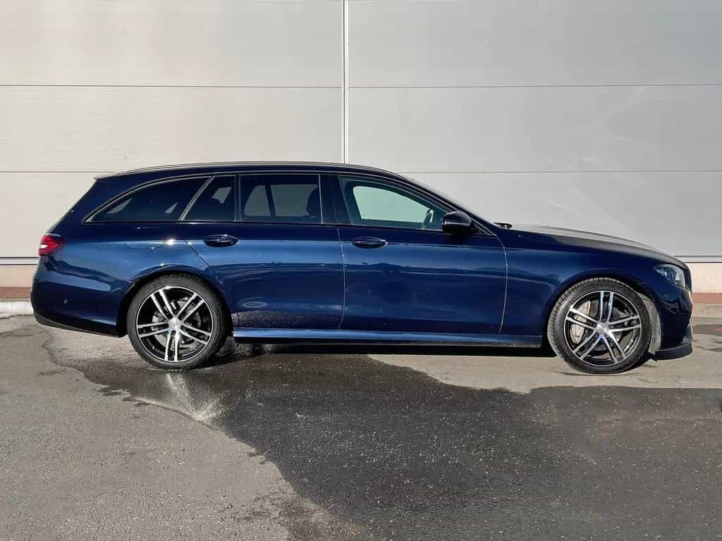 Mercedes-Benz E 200 4Matic AMG LINE AHK SPORTPAKET DAB LORDOSE 01/2021-photo-4