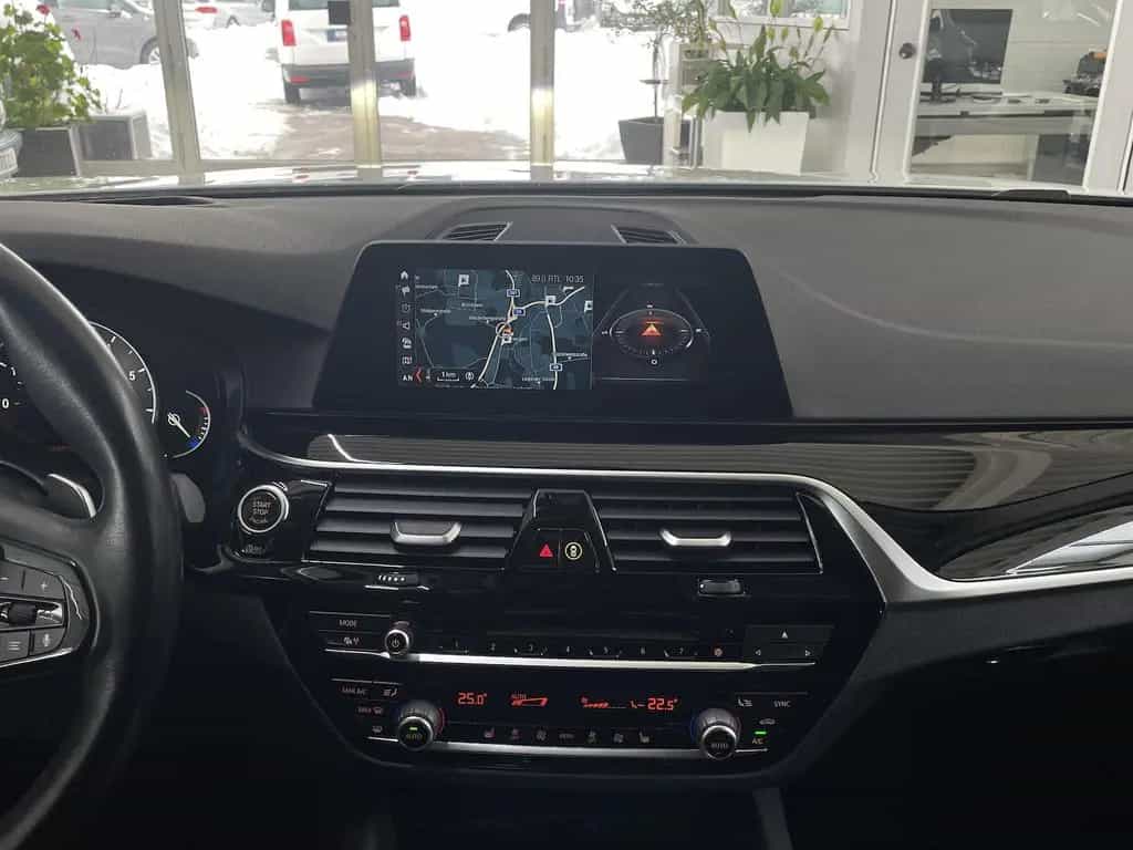 BMW 5 Series 530i xDrive Sport Line HeadUp 360° AHK SHZ 01/2020-photo-14