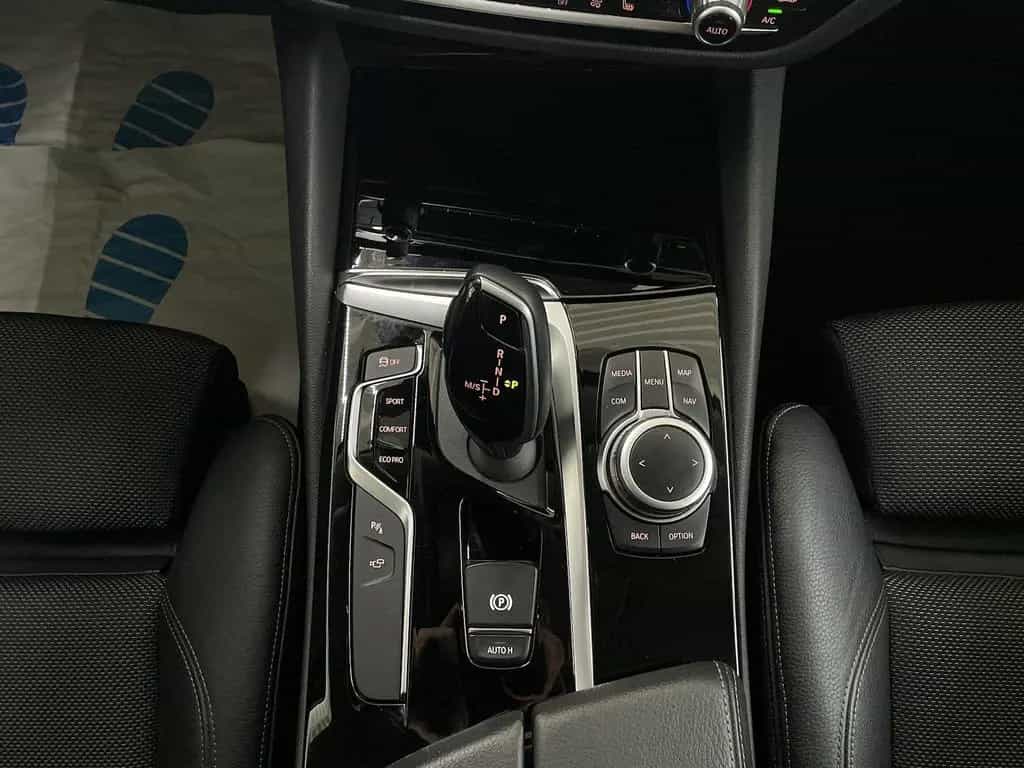 BMW 5 Series 530i xDrive Sport Line HeadUp 360° AHK SHZ 01/2020-photo-16