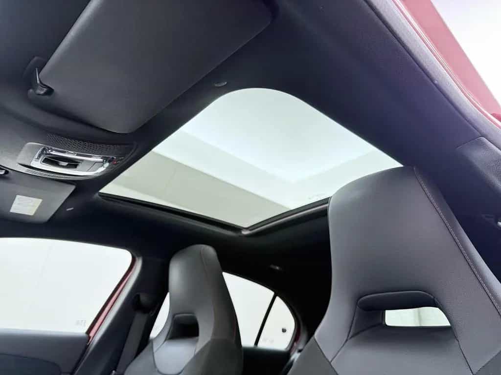 Mercedes-Benz A 180 Business Solution AMG panorama dach | Memo 02/2021-photo-15