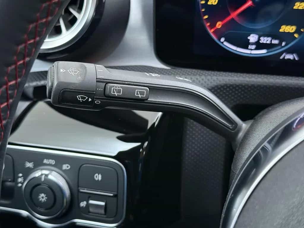 Mercedes-Benz A 180 Business Solution AMG panorama dach | Memo 02/2021-photo-22