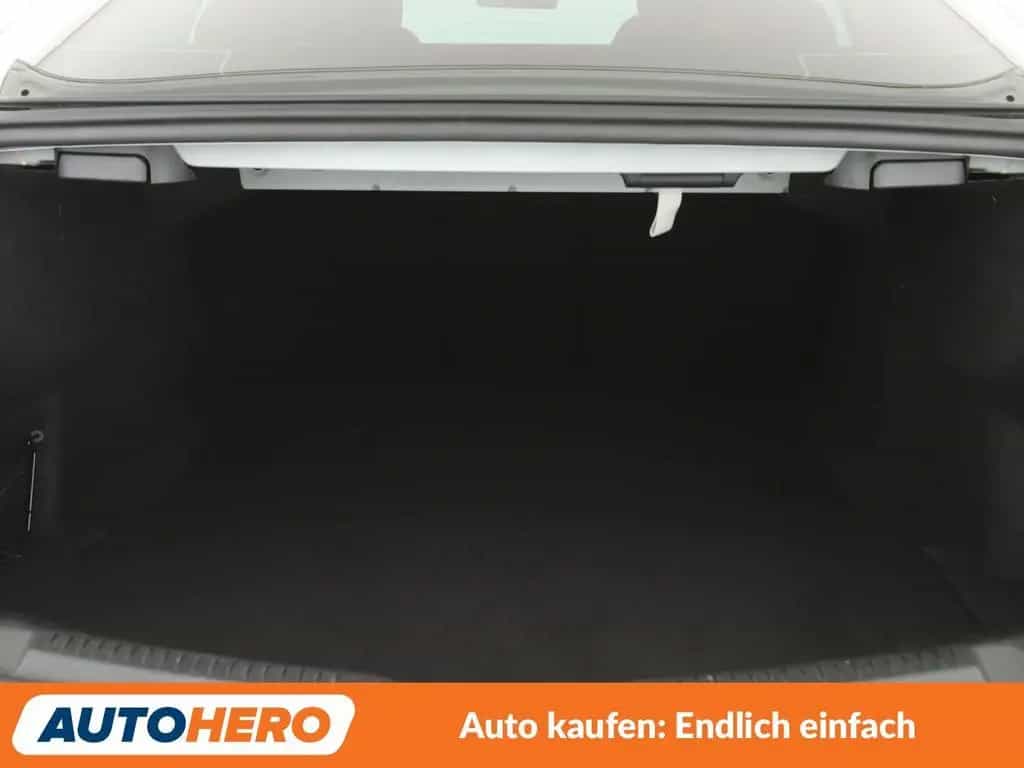 Mercedes-Benz E-Class 200 Avantgarde Aut.*NAVI*CAM*PDC* 09/2018-photo-17
