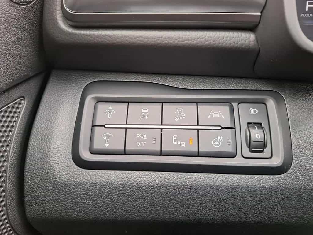 KGM Tivoli Grand 1.5 P 2WD AT Sapphire Pano|Leder|LE 06/2024-photo-18