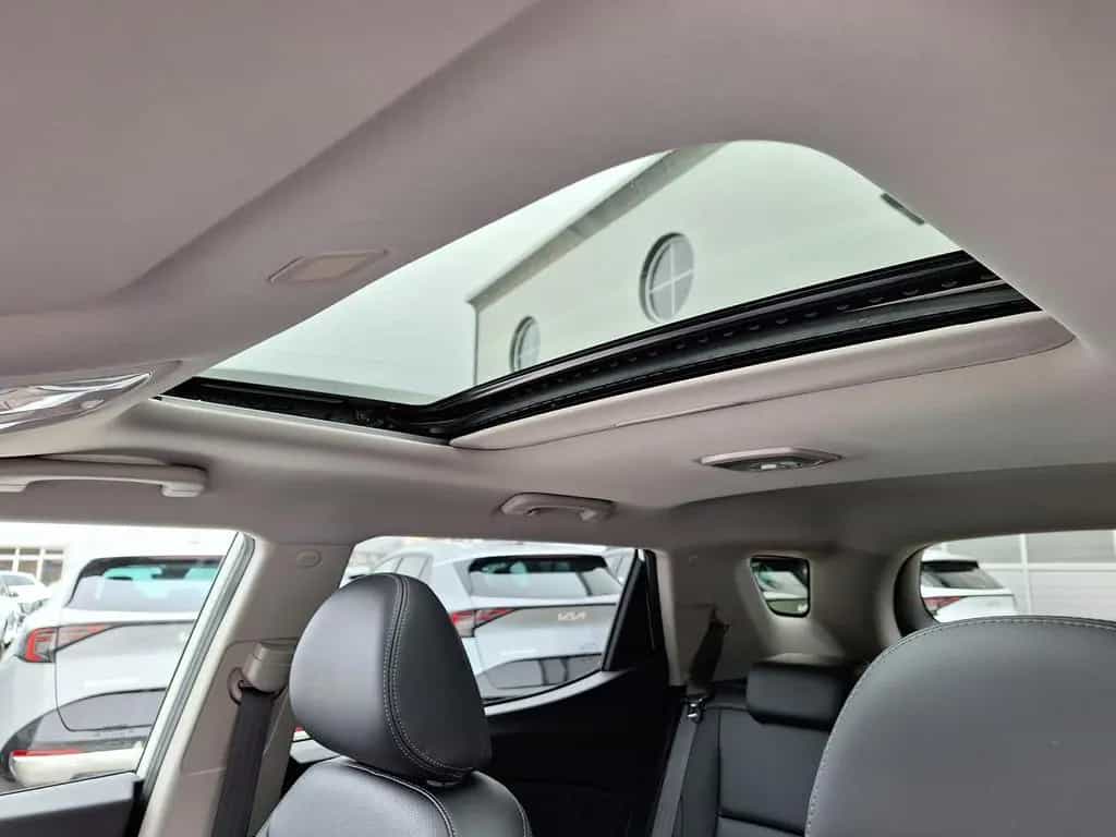 KGM Tivoli Grand 1.5 P 2WD AT Sapphire Pano|Leder|LE 06/2024-photo-21
