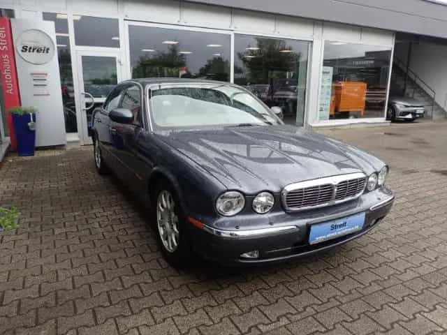 Jaguar XJ 3.5 V8 Luftfederung AD Navi Memory Sitze Xeno 12/2004-photo-2