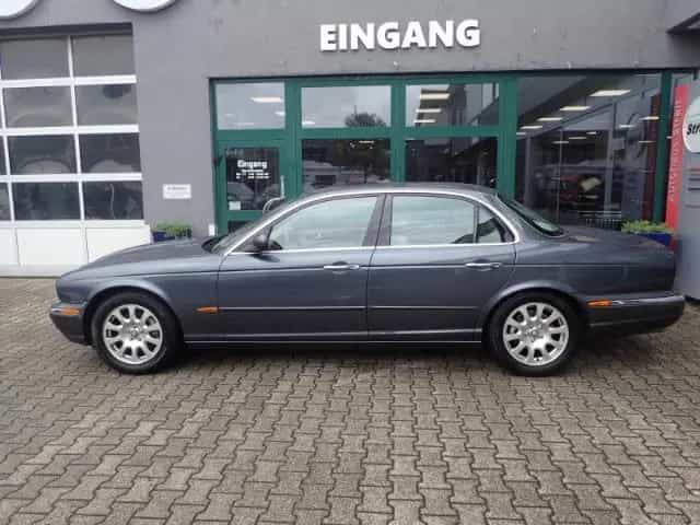 Jaguar XJ 3.5 V8 Luftfederung AD Navi Memory Sitze Xeno 12/2004-photo-3
