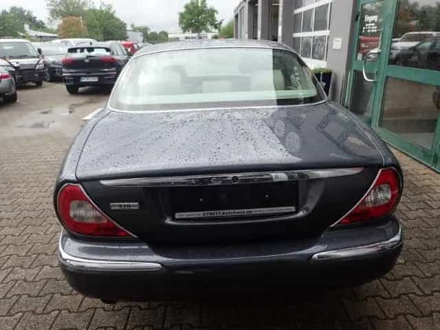 Jaguar XJ 3.5 V8 Luftfederung AD Navi Memory Sitze Xeno 12/2004-photo-4
