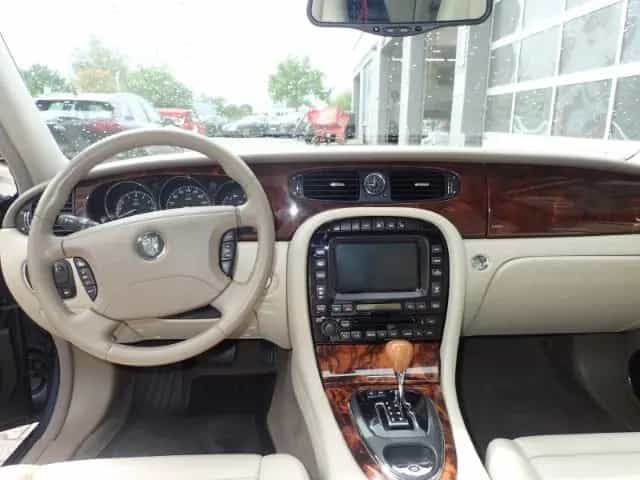 Jaguar XJ 3.5 V8 Luftfederung AD Navi Memory Sitze Xeno 12/2004-photo-9