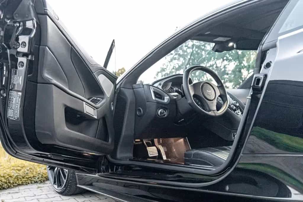 Aston Martin Vanquish 6.0 Auto*ERSTKLASSIG*ENDSTUFE*CARBON* 05/2014-photo-13